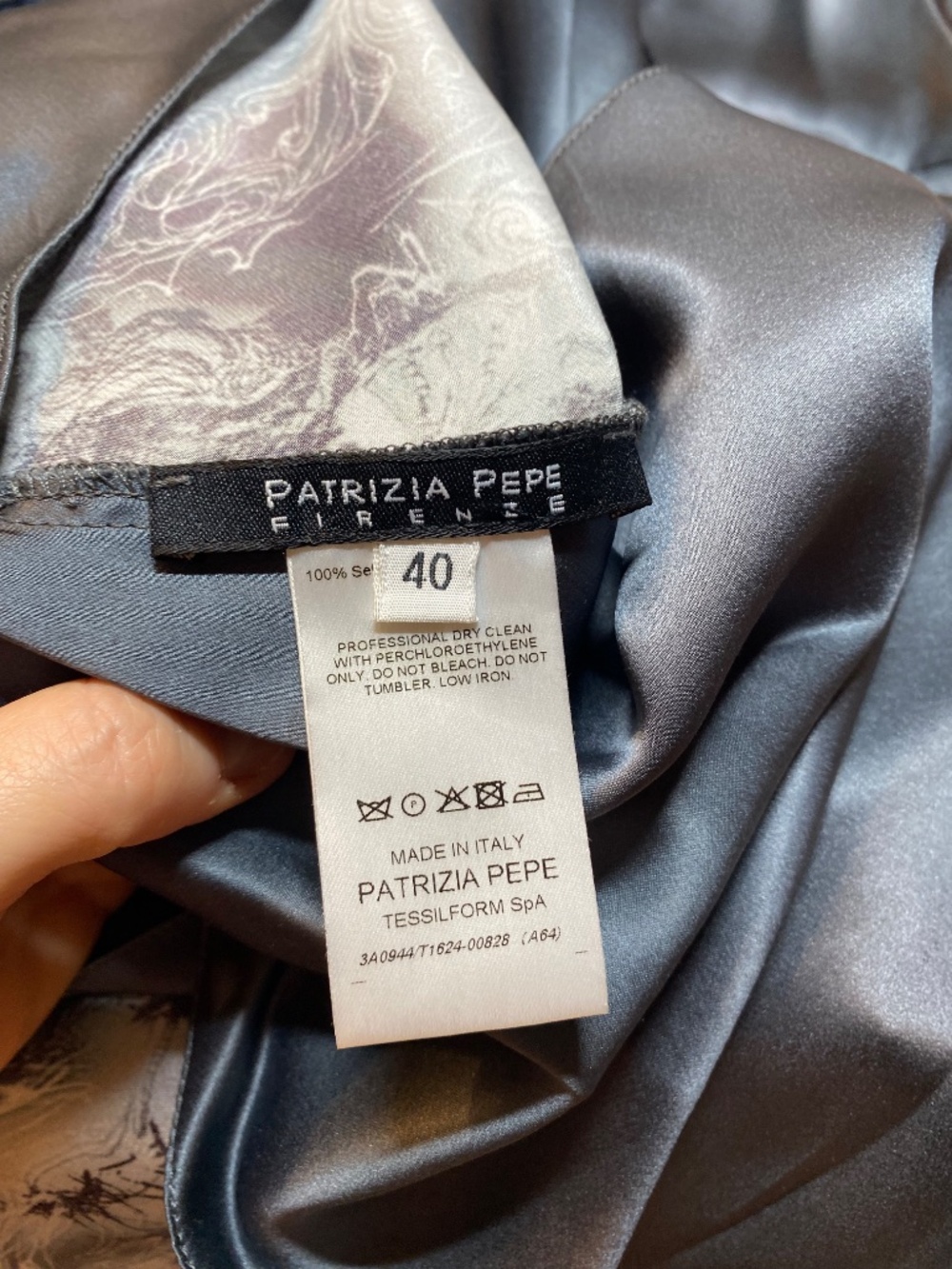 VTG Patrizia Pepe 100% Silk Tuxedo Halter Wrap Dress • Y2K Archival Silk Satin 4 - Picture 5 of 14